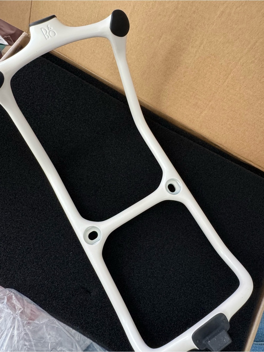 BeoPlay A6 Wall Bracket - White